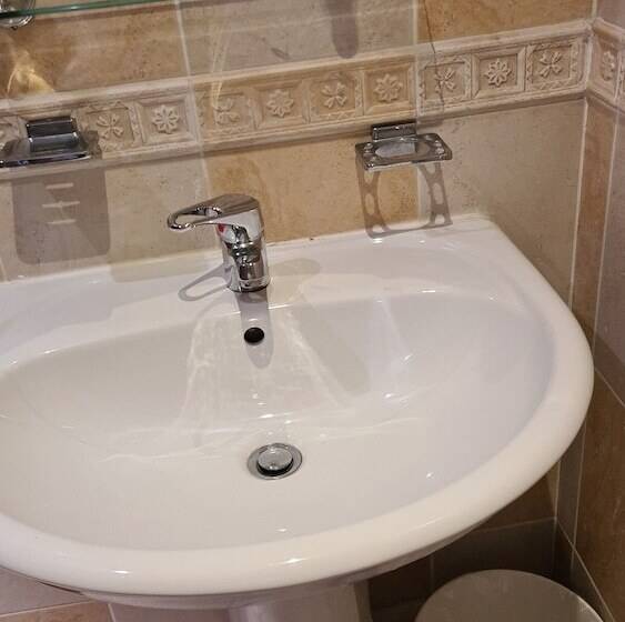 Семейный Номер, Wool Merchant