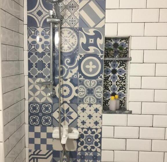 اتاق خانوادگی با چشم‌انداز کوه, Güneş Apart Otel