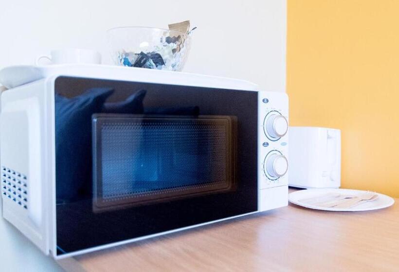 اتاق لوکس, The Linden Leaf Rooms