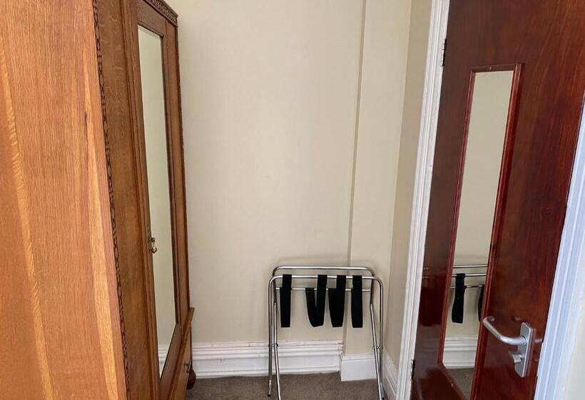 اتاق لوکس سه تخته, The Linden Leaf Rooms