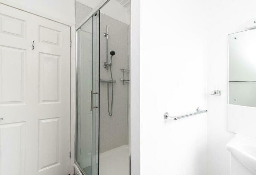 اتاق استاندارد, The Linden Leaf Rooms