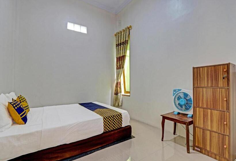 חדר אקונומי, Spot On 91054 Desa Wisata Budaya Kebondalem Kidul