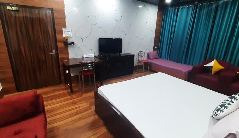 سوییت سوپریور, The Palm Suites , Incredible North East Tourism , Couples & Family