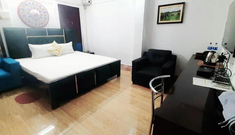 سوئیت با بالکن, The Palm Suites , Incredible North East Tourism , Couples & Family