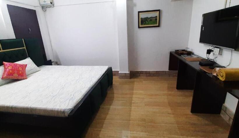 سوئیت با بالکن, The Palm Suites , Incredible North East Tourism , Couples & Family