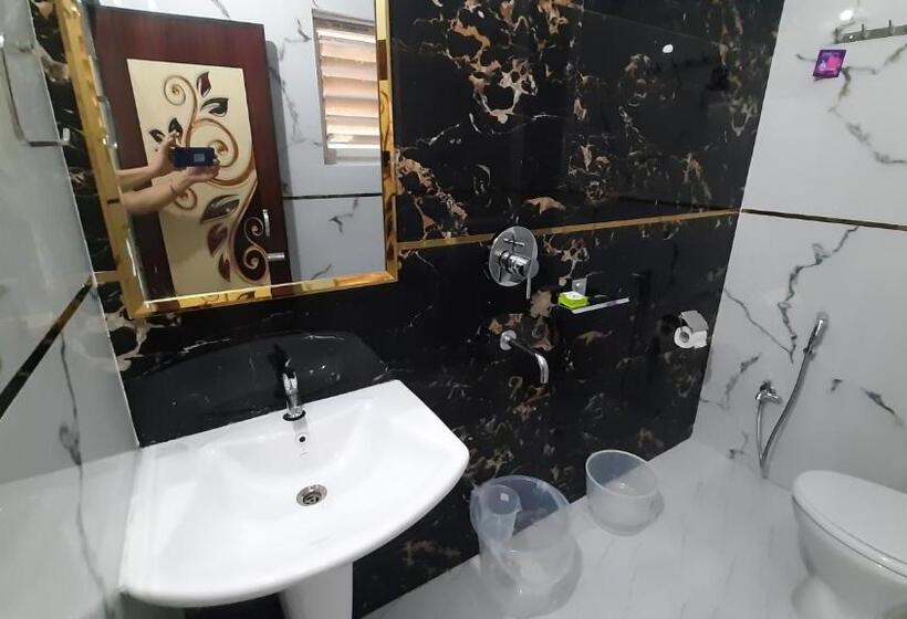 اتاق استاندارد با تخت بزرگ, The Palm Suites , Incredible North East Tourism , Couples & Family