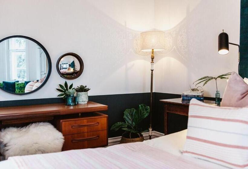 Standardrum, Highcliffe