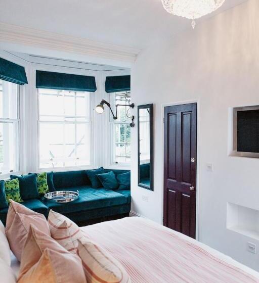 Standardrum, Highcliffe