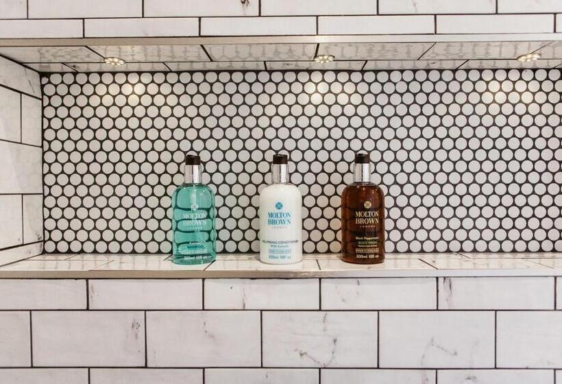 Standardrum, Highcliffe