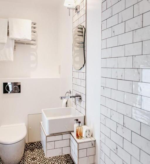 Standardrum, Highcliffe