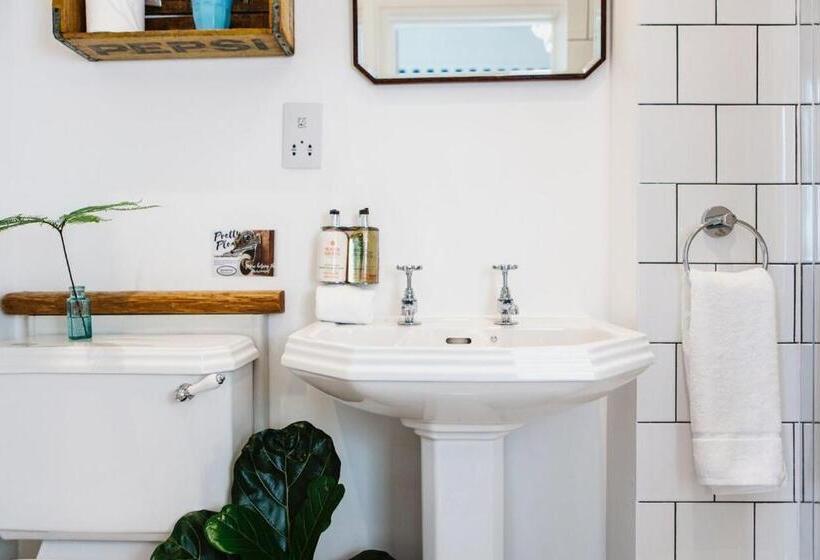 Standardrum, Highcliffe