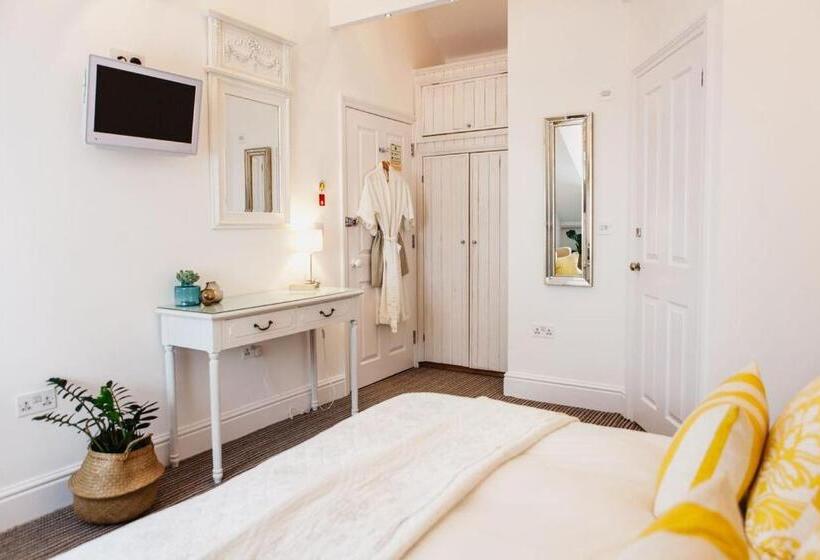 Deluxe Rum, Highcliffe