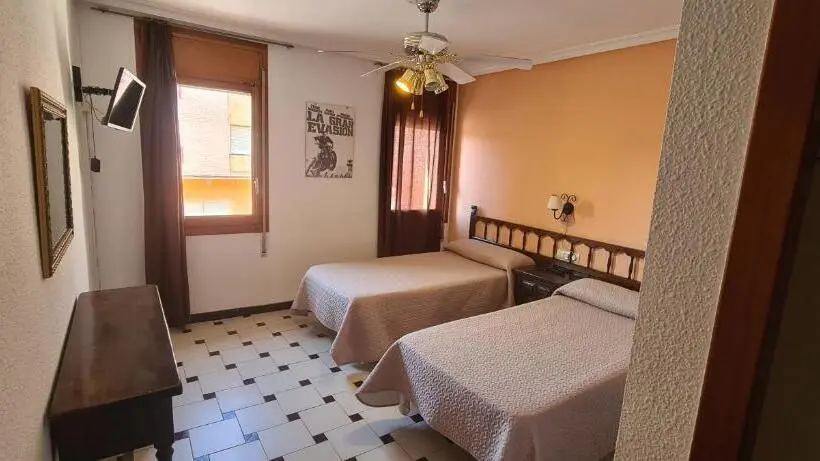 スタンダードトリプルルーム, Hostal El Molino