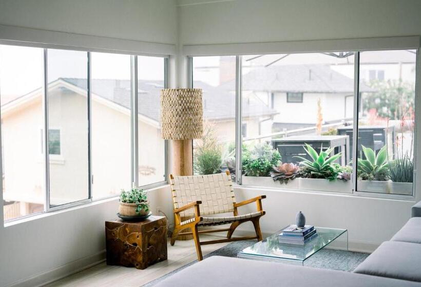 キングサイズベッドのスイートルーム, Scp Seven4one