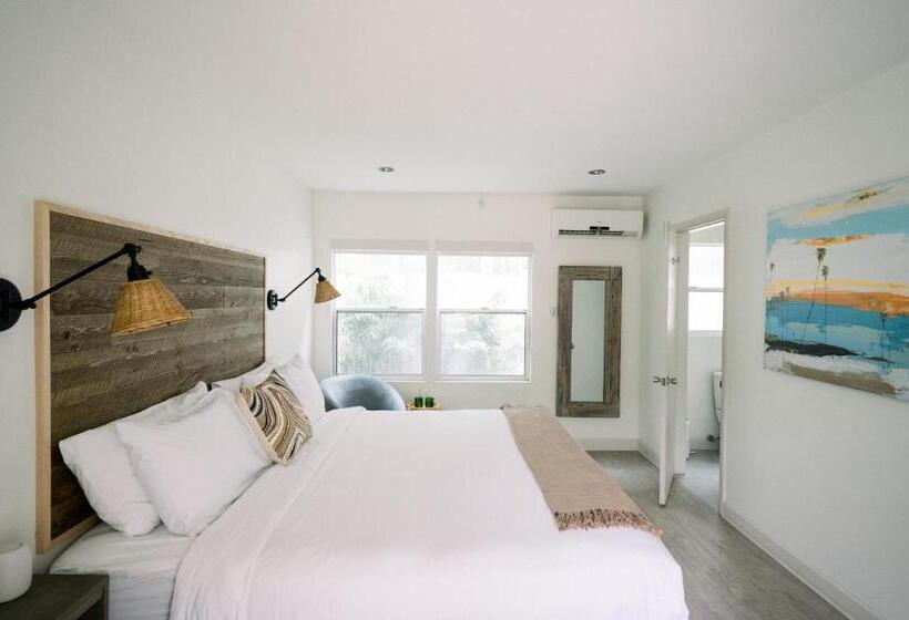 キングサイズベッドのデラックスルーム, Scp Seven4one