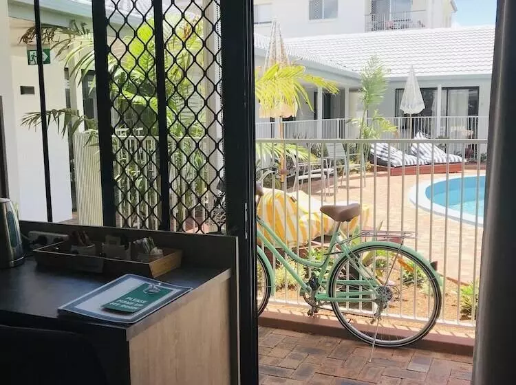 اتاق خانوادگی, Blue Heron Boutique Motel