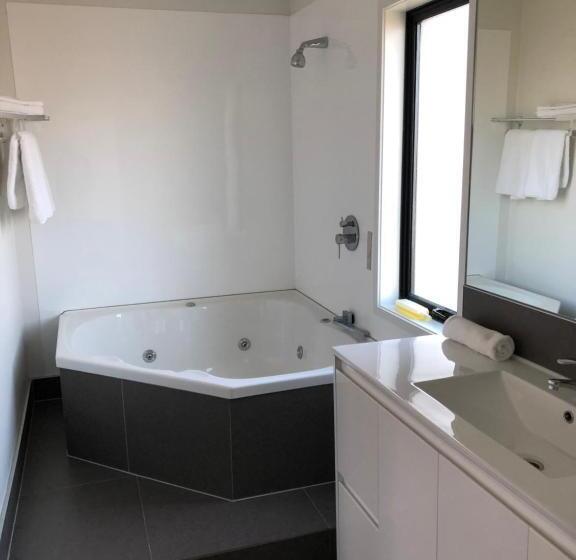 استودیوی استاندارد, Grosvenor Motel