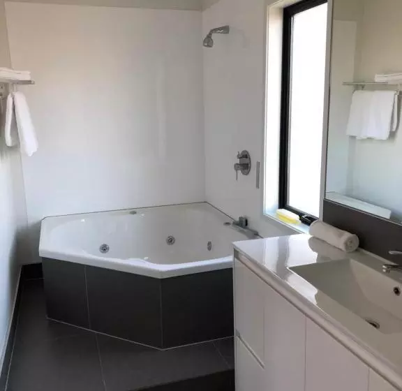 استودیوی استاندارد, Grosvenor Motel