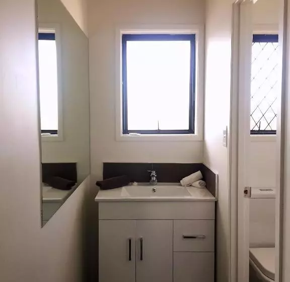 آپارتمان 2 خوابه, Grosvenor Motel