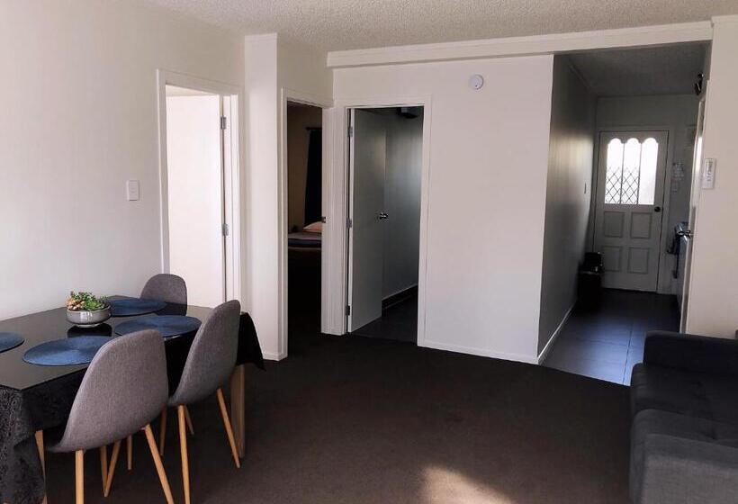 آپارتمان 2 خوابه, Grosvenor Motel