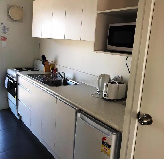 آپارتمان 2 خوابه, Grosvenor Motel