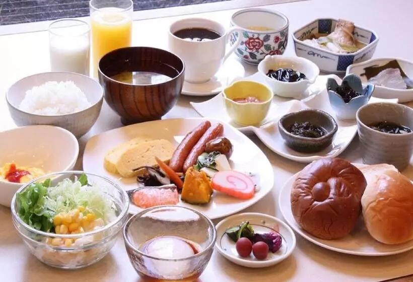 ダブルベッドのベーシックルーム, Apa Hotel Takaoka Marunouchi