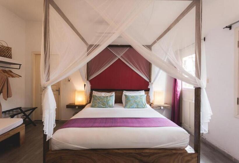 Superior Room, Blue Lime