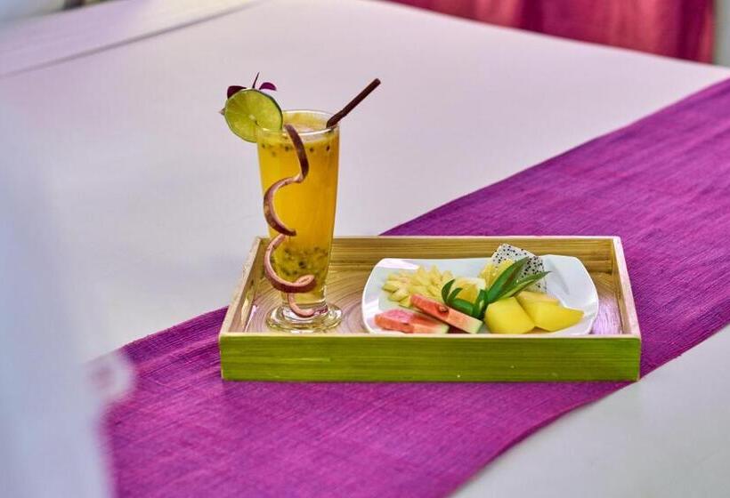 Superior Room, Blue Lime