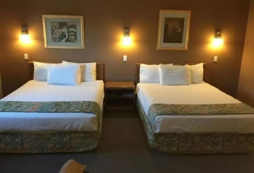 ２ダブルベッドのスタンダードルーム, Canadas Best Value Inn Kelowna