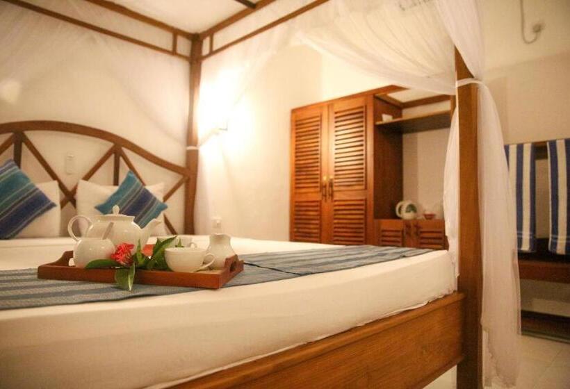 디럭스 트리플 룸, Oasey Beach