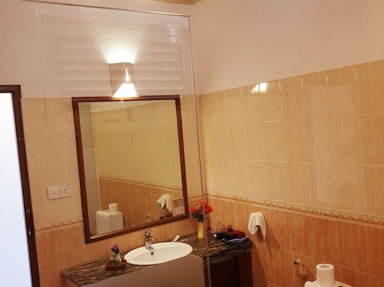 디럭스 룸, Oasey Beach