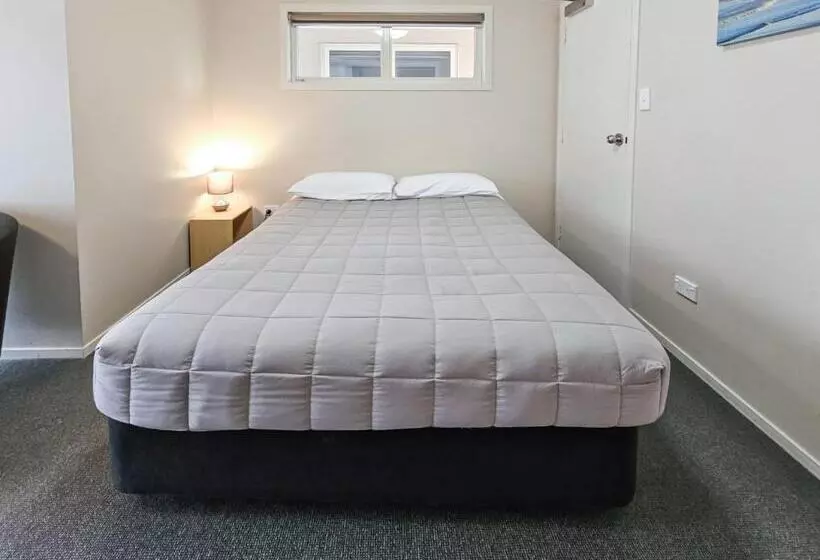 اتاق اکونومی, Captain Cook Motor Lodge