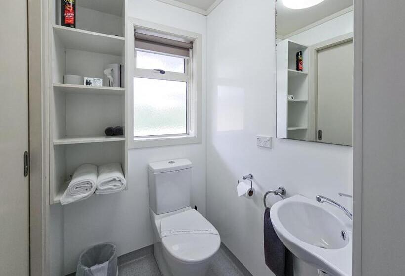 اتاق اکونومی, Captain Cook Motor Lodge