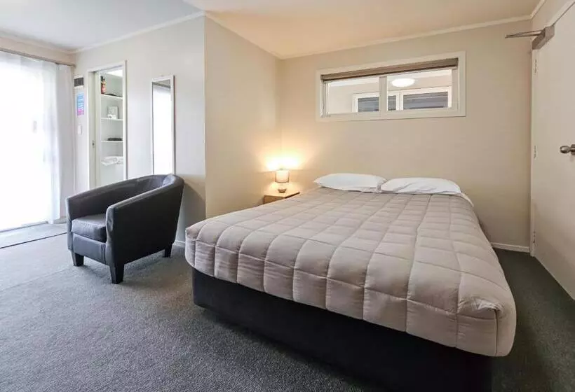 اتاق اکونومی, Captain Cook Motor Lodge