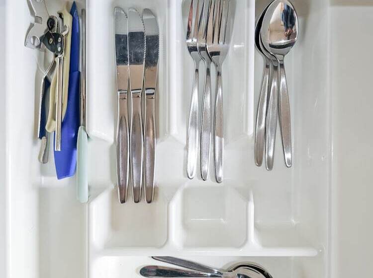 استودیوی سوپریور, Captain Cook Motor Lodge