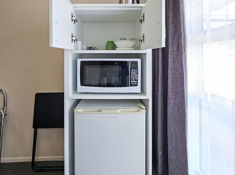 اتاق اکونومی, Captain Cook Motor Lodge