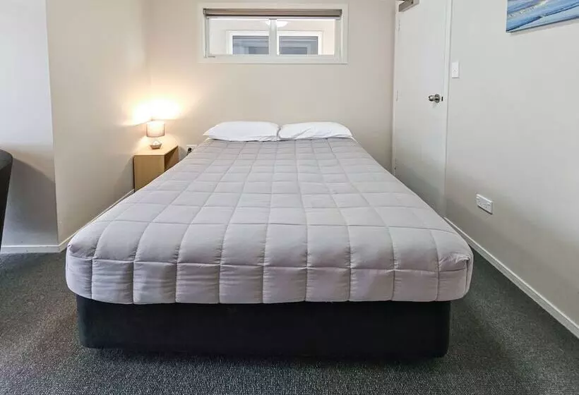 اتاق اکونومی, Captain Cook Motor Lodge