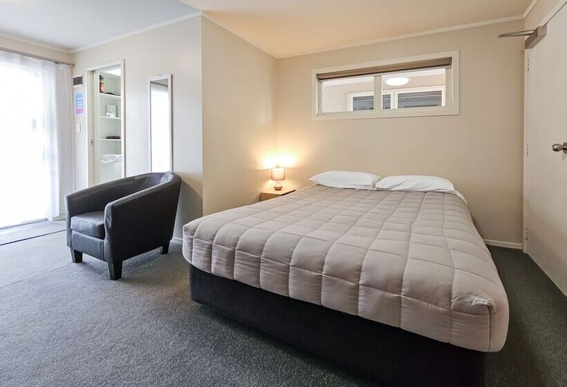 اتاق اکونومی, Captain Cook Motor Lodge