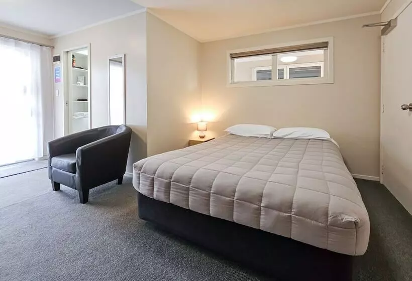 اتاق اکونومی, Captain Cook Motor Lodge