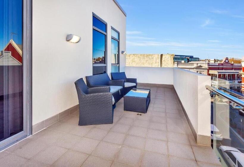 스탠다드 발코니 룸, New Haus By Hougoumont Hotel, Former Bannister 22