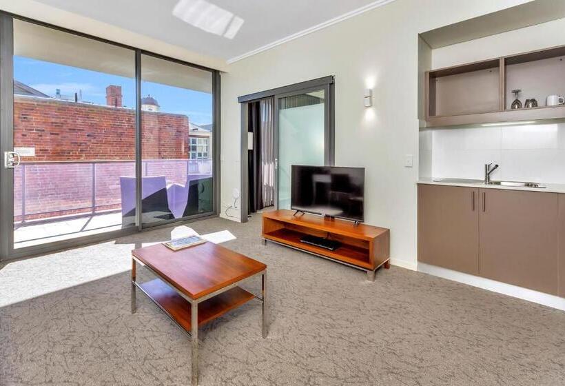 Люкс с Балконом, New Haus By Hougoumont Hotel, Former Bannister 22