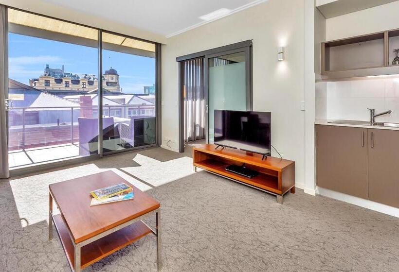 Люкс с Балконом, New Haus By Hougoumont Hotel, Former Bannister 22