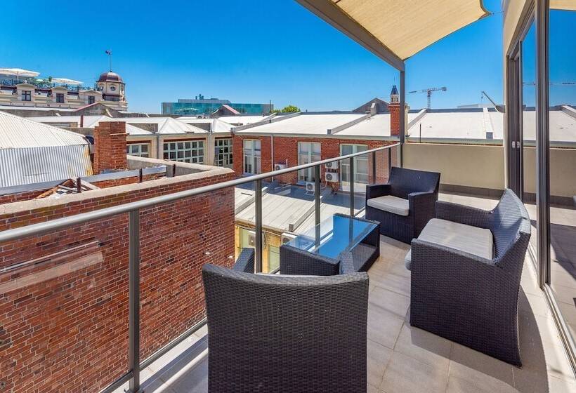 스위트, New Haus By Hougoumont Hotel, Former Bannister 22