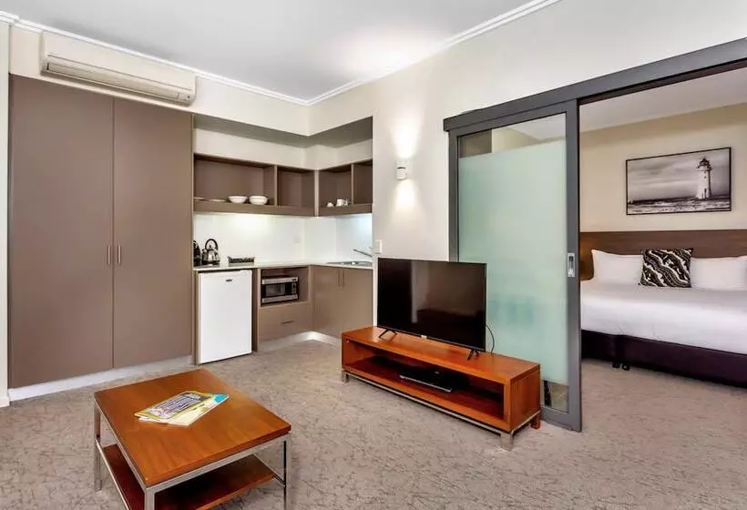 スイート, New Haus By Hougoumont Hotel, Former Bannister 22