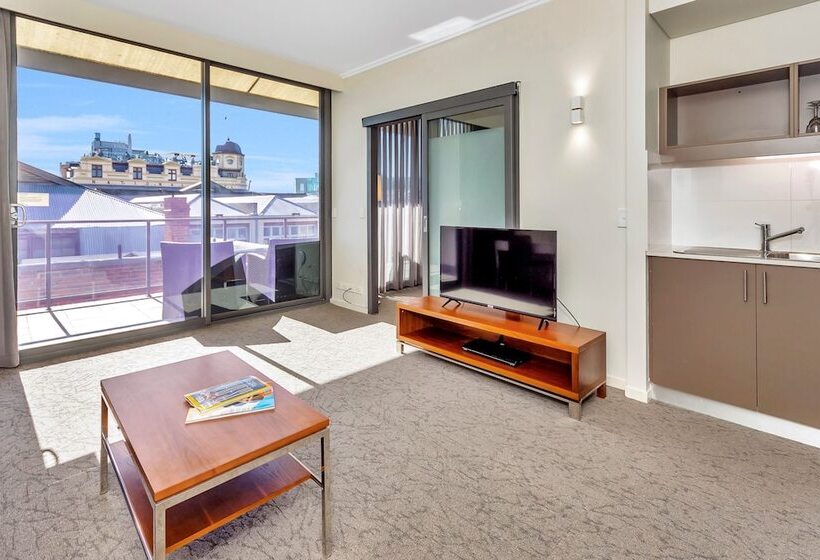 스위트, New Haus By Hougoumont Hotel, Former Bannister 22