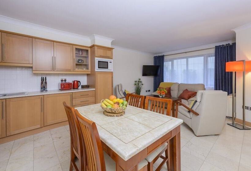 آپارتمان 2 خوابه, Park Place Apartments