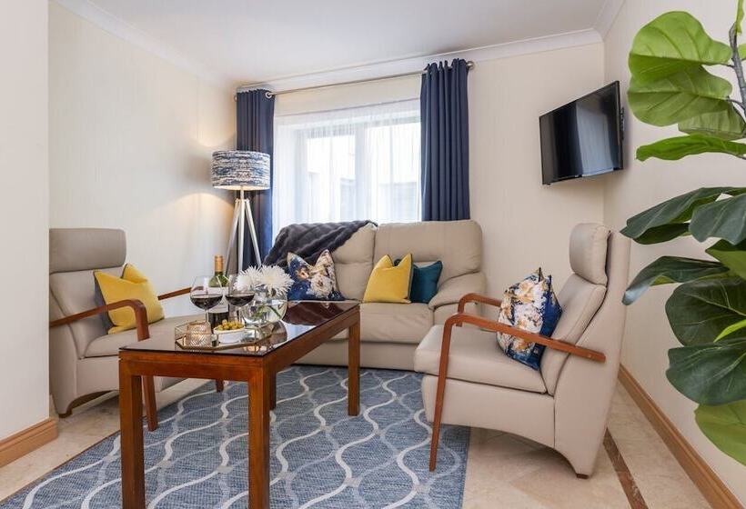 آپارتمان 2 خوابه, Park Place Apartments