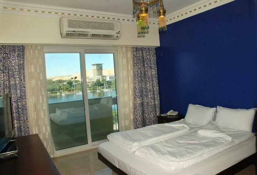 Deluxe room with river view, Philae Hotel Aswan