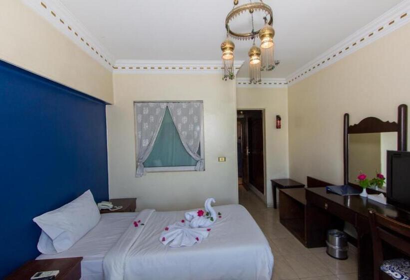Deluxe room with river view, Philae Hotel Aswan