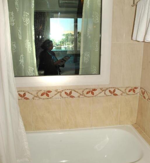 اتاق لوکس سه تخته, Philae Hotel Aswan
